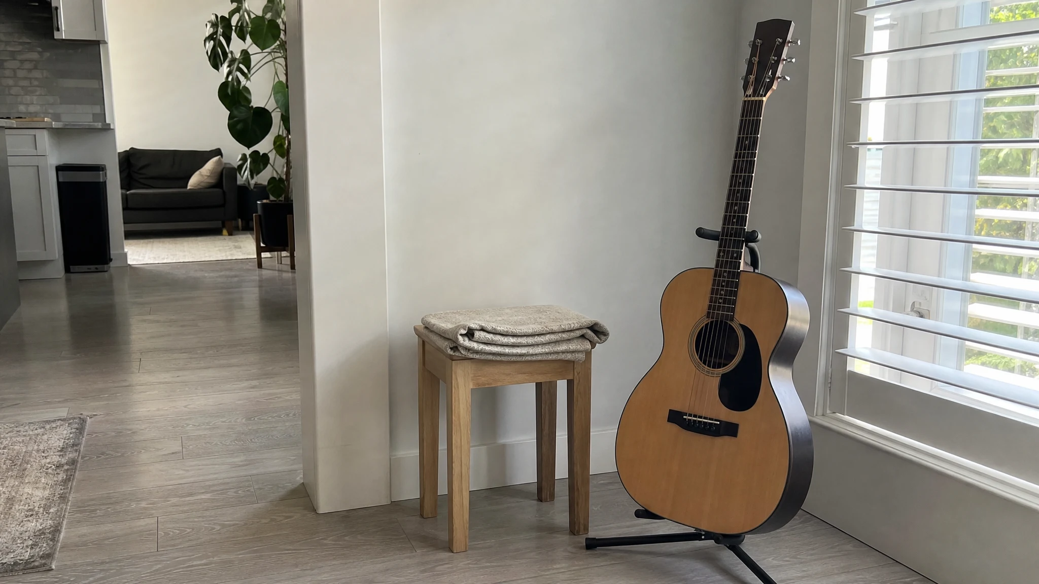 Lemon Oil for Guitar Fretboards: What Makers Actually Say