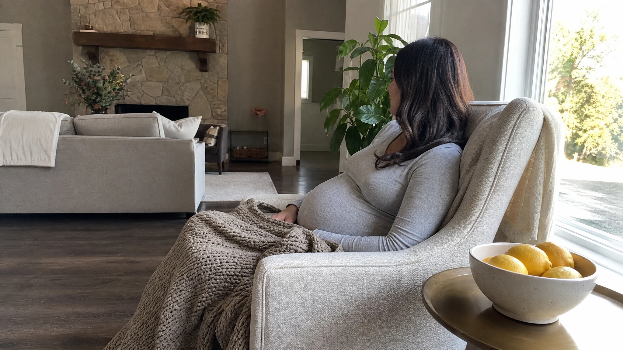 Lemon Oil in Pregnancy and Breastfeeding: What Sources Say